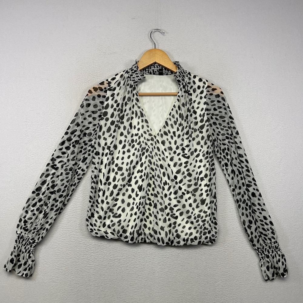 Animalier Chic Express Womens Small White Black Spotted Smocked V-Neck Blouse